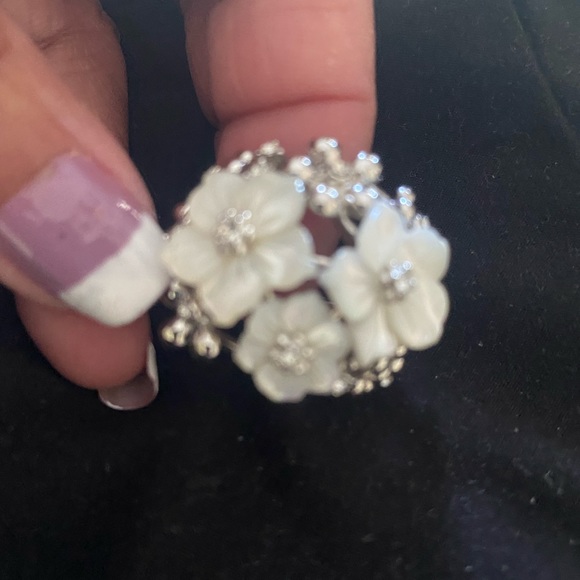 Beautiful ring - Picture 4 of 4